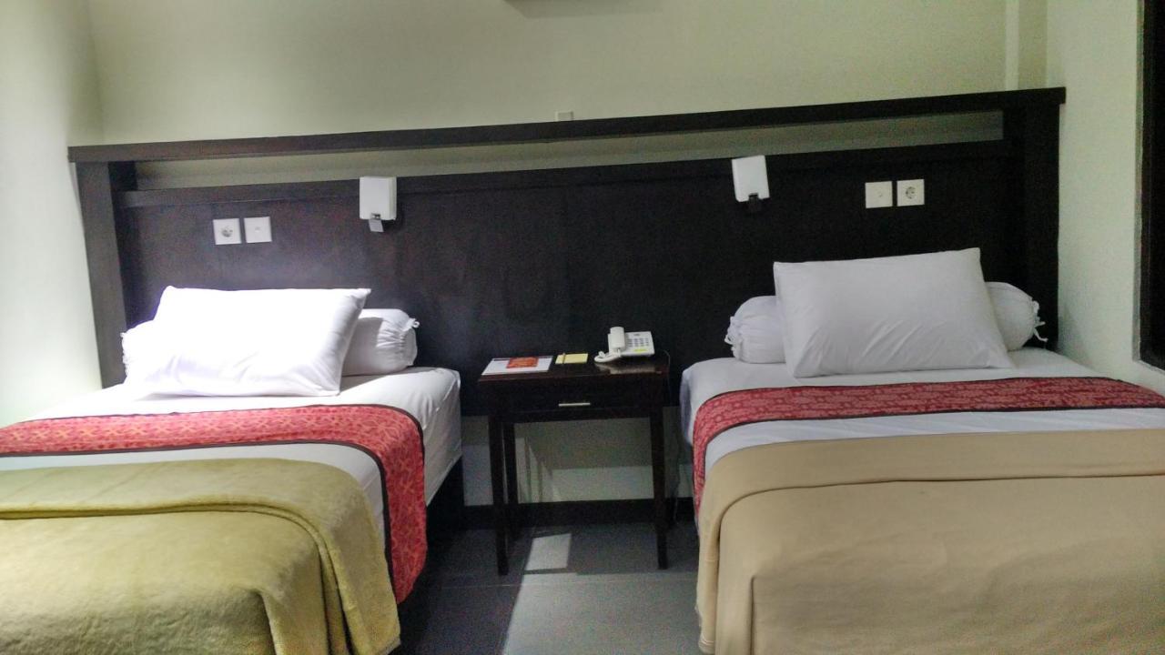 Maxi Hotel Kedonganan Jimbaran Exterior foto